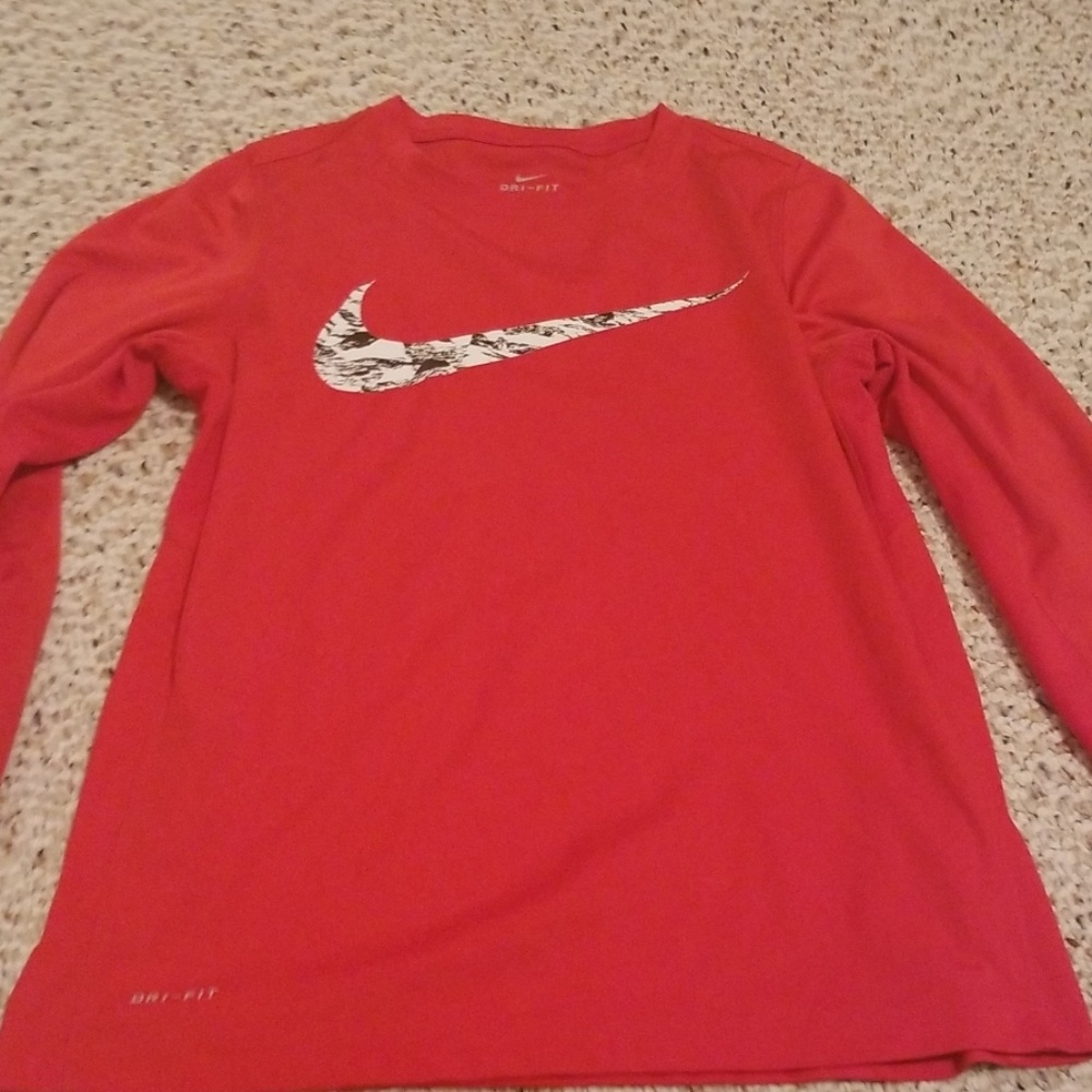 Nike dri fit long sleeve shirt